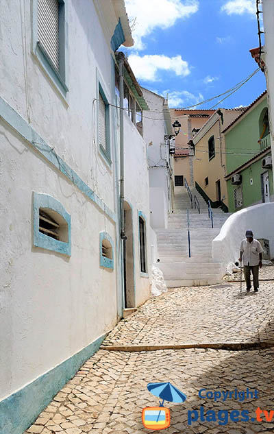 Ruelle authentique à Ferragudo - Portugal