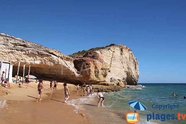 Falaises de la plage de Caneiros à Ferragudo - Portugal
