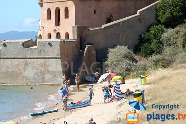 Chateau de Ferragudo et sa plage