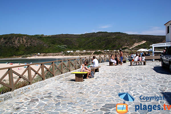 Cafés à proximité de la plage d'Odeceixe au Portugal