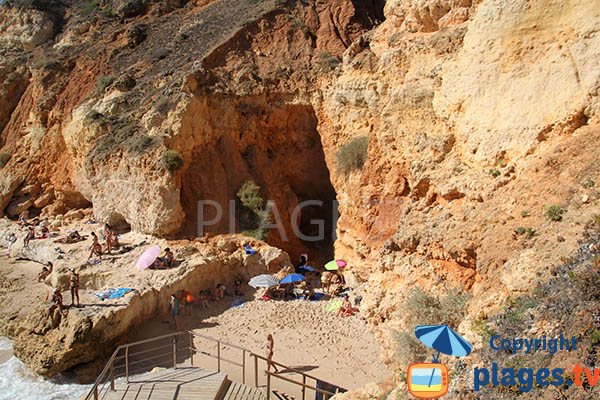 Grotte sur la plage de Paraiso à Carvoeiro - Portugal