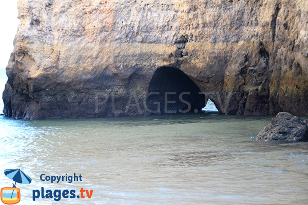 Grotte sur la plage de Ponte Pequenho - Lagos