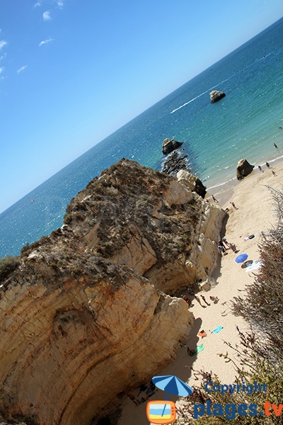 Falaises de la plage de Tres Castellos à Portimao - Portugal