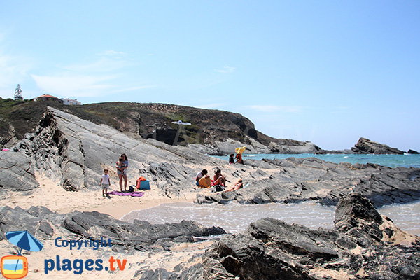 Schistes sur la plage de Zambujeira Norte - Portugal